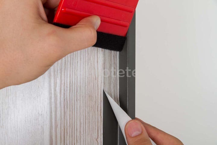 Adhesiu lamina Scandic Pine Chronos per decorar o reparar mobles de la furgoneta camper o caravana